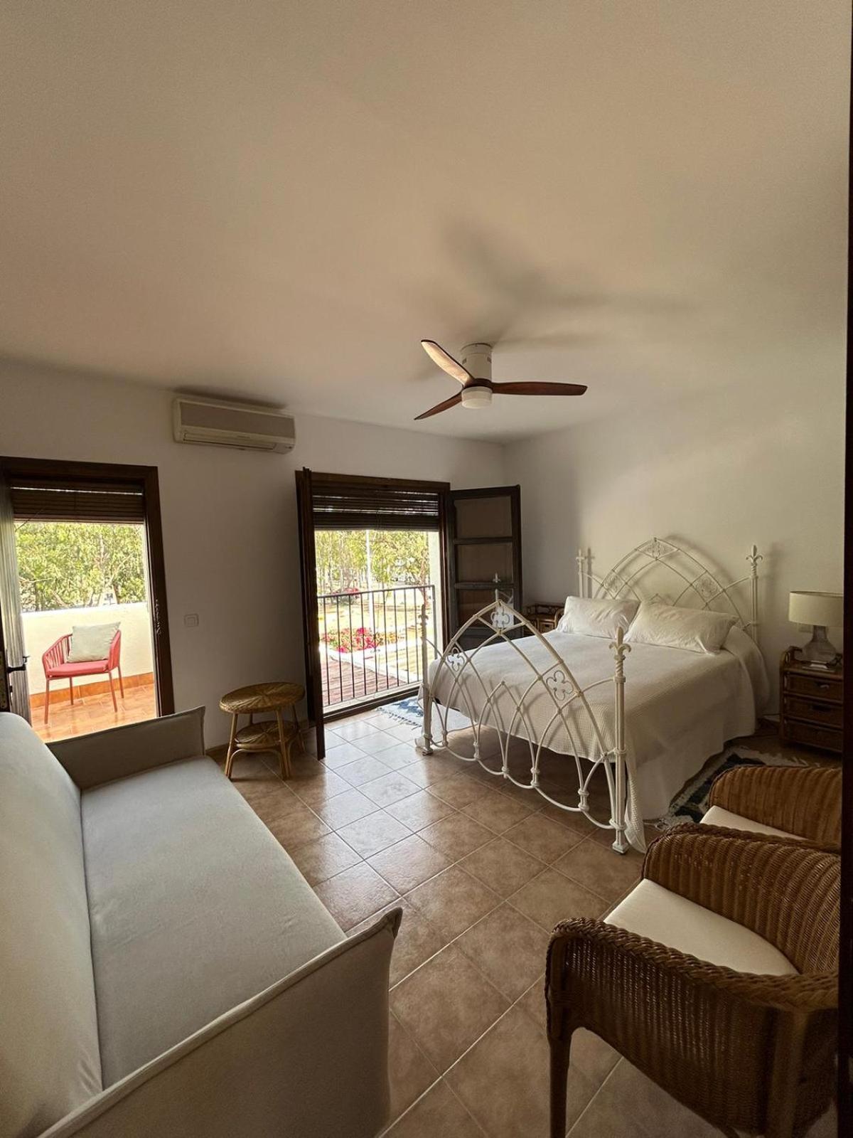 Casa Con Piscina En San Jose Sotillo Kültér fotó
